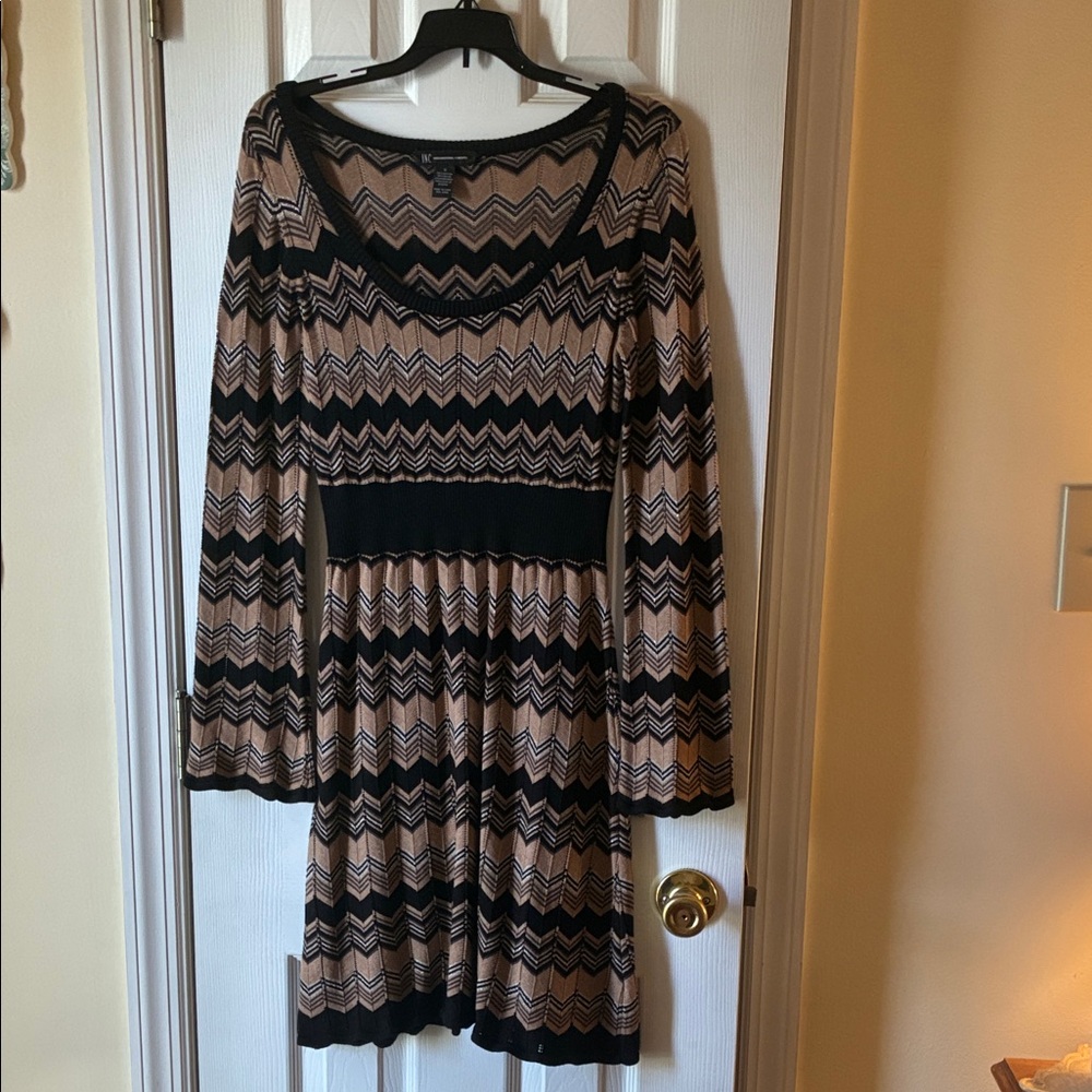 INC International Concepts Black and Tan Chevron Long Sleeve Knit Dress